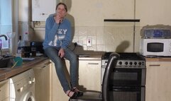 Lick Chelsea's Feet & Suck Her Toes (4K)