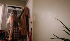 Giantess finds little pumpkin man