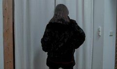 Wearing fur again (2019) (MP4)