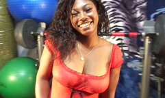 BIG BOOB AMAZON EBONY MILF SUCKS ITALIAN DICK