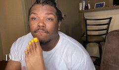 Toe sucks Dallas 100ktoes yellow toes