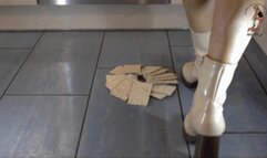Crispbread under Boots