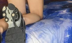 Soles - remove runners - laying on bed