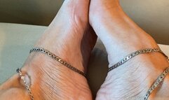 Mirror image feet