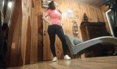 giantess milf in keds and jeans