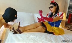 Snow-White and her footslave pt 2