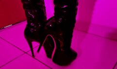 SUCCUBBUS SHOWING MONSTER DICK