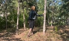 girl was walking down the slide in high heels, fell and seriously injured her knee