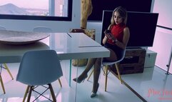 Massage and foot worship while I answer subscribers messages