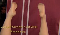 Watching Feets while I blow you