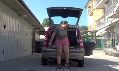 BOUCING CAR FROM THE BACK