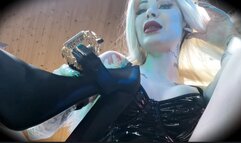 Cruel Giantess and her tiny bitch : STOMPING FATAL EDITION