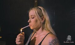 Shiny lips and a cigarette 4K MP4