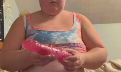 Sexy KekeLiz plays with her tight wet pussy