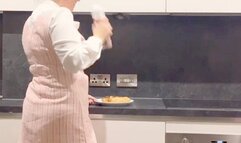 Effie and Zara Play Strip Rock Paper Scissors