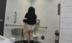 BIG BOOTY GFE PUBLIC PEE