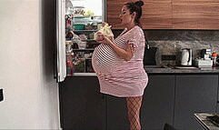 Big pregnant woman (1920x1080 HD) WMV