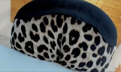 Big pee inside the bathtub 4K