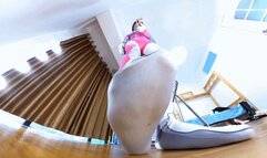 LELE Female Warrior vs Dwarves 360VR