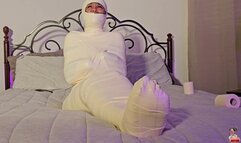 Calisas Bondage Diaries: Ghostly Mummification