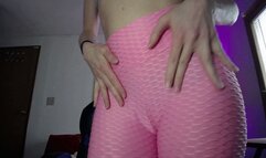 Ass and Camel Toe Worship in Yoga Pants