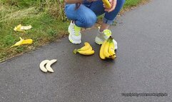 Bananas are crushed with Buffalo