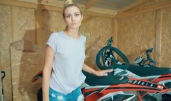 Fucked a bitch after repairing my motorcycle