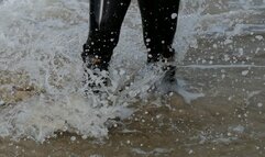 A short visit to the sea in rubber boots