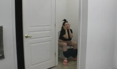 SEPHORA MAKEUP CHAT WHILE PEEING W BONUS FARTING IN YOUR FACE