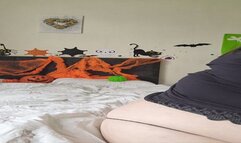 SSBBW SHAKES FAT ASS IN G STRING