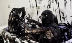 Giggly gunging bathtub!