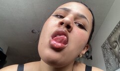 1080P Giantess like to make dicks hard with her big lips