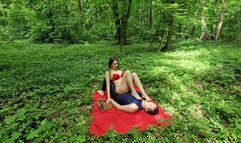 NoirQueenie and Faith - forest adventures part 5 - feet licking and cleaning in the grass