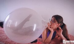 Q904 Cosette seductively btp's 3 16'' balloons - 1080p