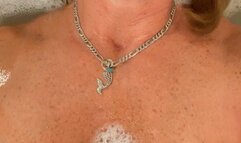 Carissa invites you to bathtime session