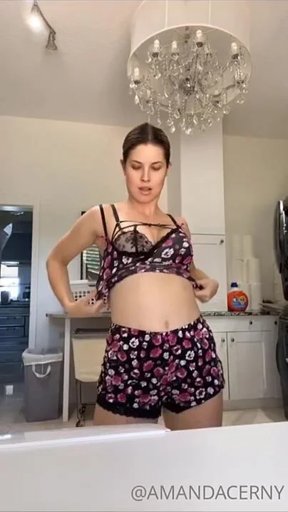 Busty Amanda Cerny Porn - Amanda Cerny Nude Compilation Onlyfans Video Leaked