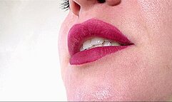 smell my lips