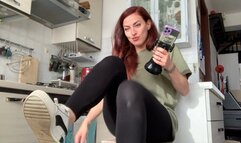 CAROLINA IENA - JOI dickrate - stronza italiana commenta e umilia il tuo cazzetto minuscolo