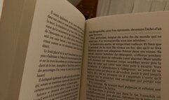 Distracting a bookworm (2021) (MP4)