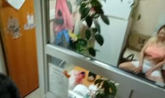 Pussy licking in a small room