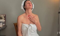 Swallowing Banana (custom vid)