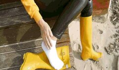 Sprains on the beach MP4 (1280*720) HD