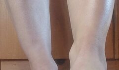 toe wiggling in flipflops