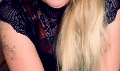 Herrin Jenn's Sendeaufforderung für kleine Leder Wichser