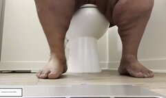 Mscumlicious84 Bathroom Feet 2