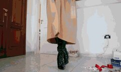 Elizabeth wraps gifts for Christmas MP4 (1920x1080) FHD