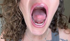 Extreme MOUTH CLOSE UP