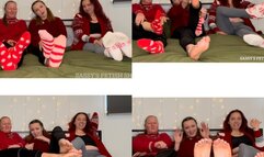 3 girl Christmas foot worship!