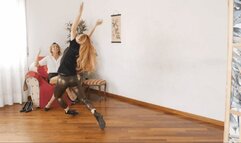 una sfilata per due - a fashion show for two (PART 1) (MOBILE VERSION MP4)