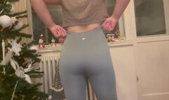 Loud farting in tight yoga pants